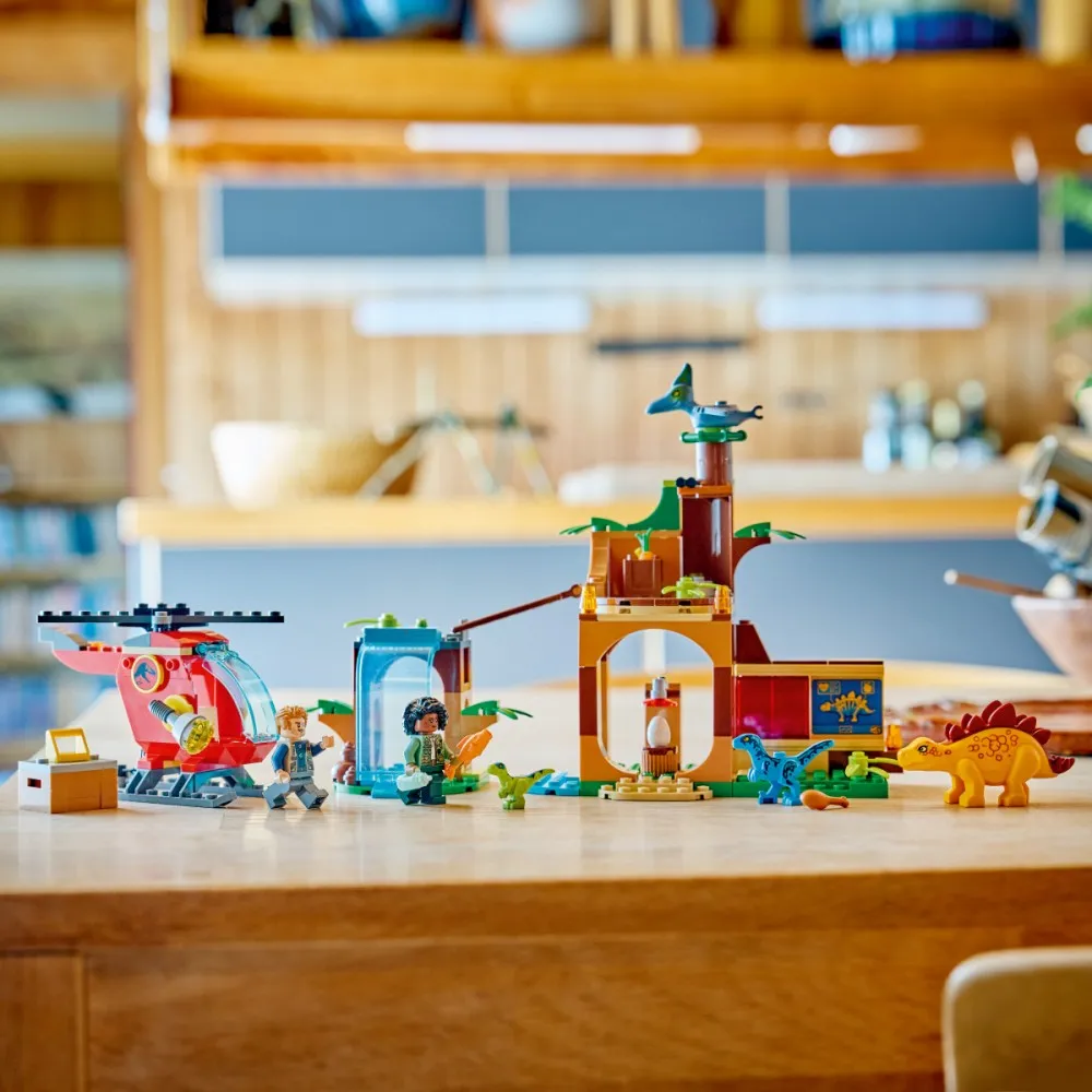 Klocki Jurassic World 77981 Welociraptor, stegozaur i pteranodon - Centrum ratunkowe – zdjęcie 3 z 6